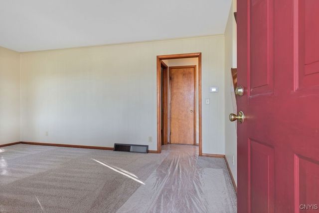 4799 Buckley Road, Clay, NY 13088