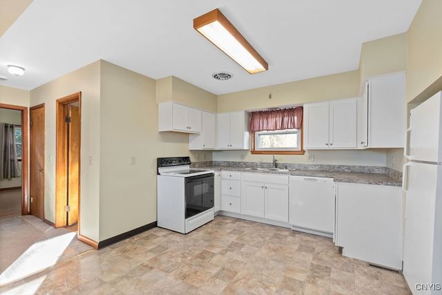 4799 Buckley Road, Clay, NY 13088