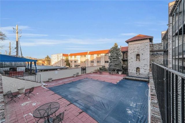 5015 Walnut Street A, Kansas City, MO 64112