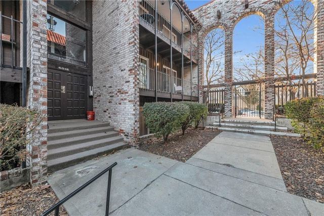 5015 Walnut Street A, Kansas City, MO 64112