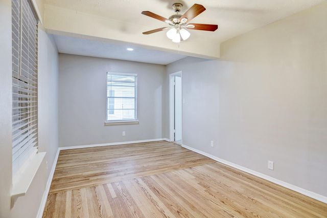 5814 Anaqua Drive, Houston, TX 77092
