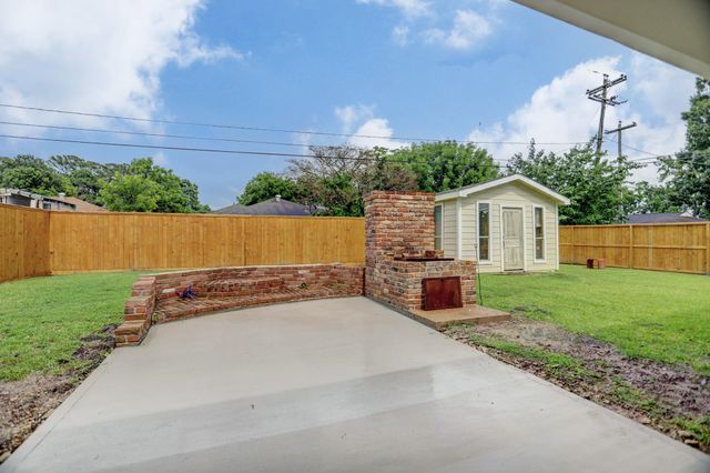 5814 Anaqua Drive, Houston, TX 77092