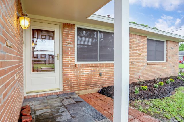 5814 Anaqua Drive, Houston, TX 77092