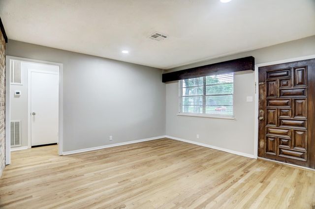 5814 Anaqua Drive, Houston, TX 77092