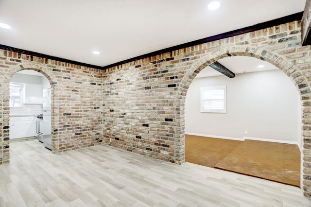 5814 Anaqua Drive, Houston, TX 77092