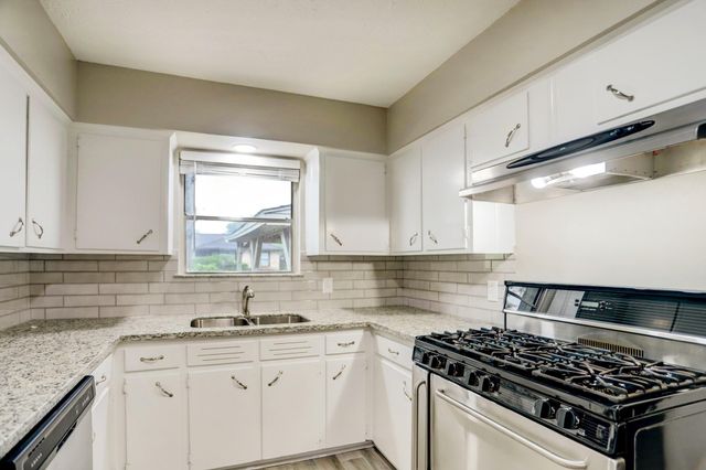 5814 Anaqua Drive, Houston, TX 77092
