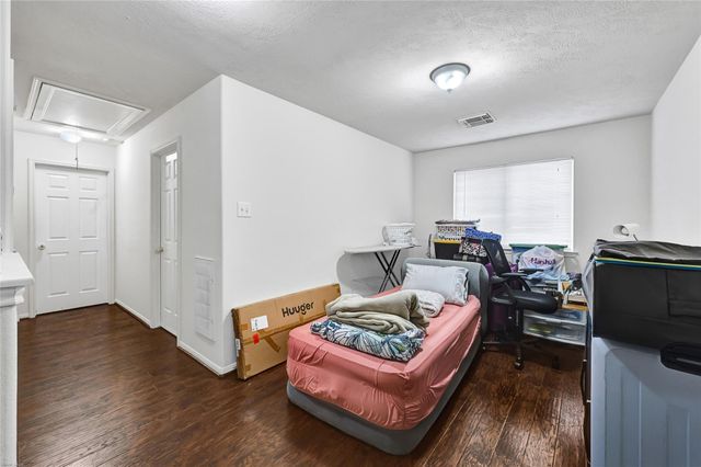 7826 Dairy View Lane, Houston, TX 77072