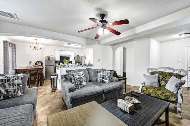 7826 Dairy View Lane, Houston, TX 77072