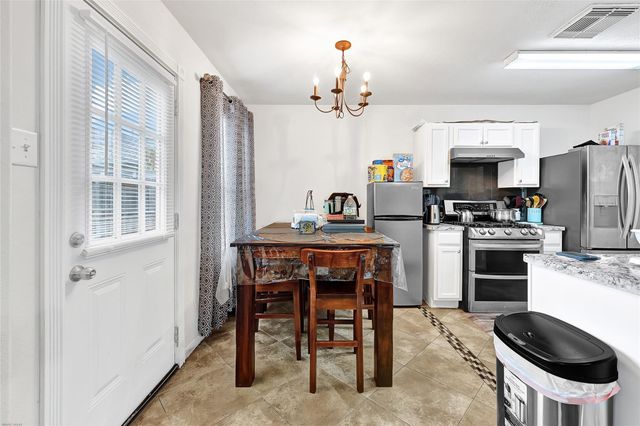 7826 Dairy View Lane, Houston, TX 77072