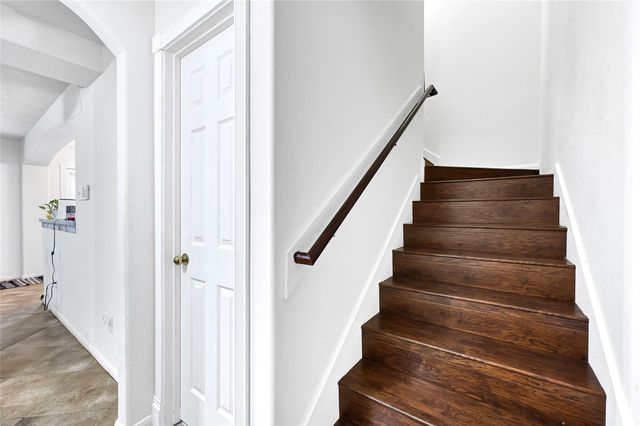 7826 Dairy View Lane, Houston, TX 77072