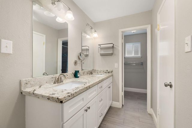 9232 Vickijohn Drive, Houston, TX 77031
