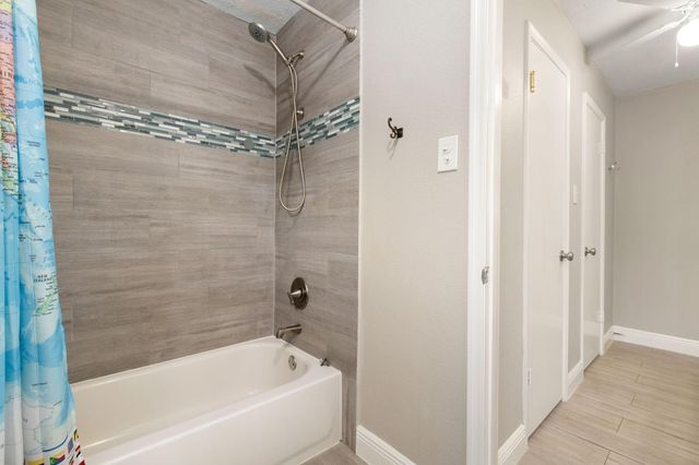 9232 Vickijohn Drive, Houston, TX 77031
