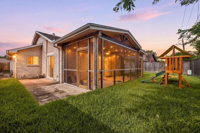 9232 Vickijohn Drive, Houston, TX 77031