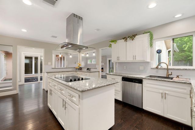 9232 Vickijohn Drive, Houston, TX 77031