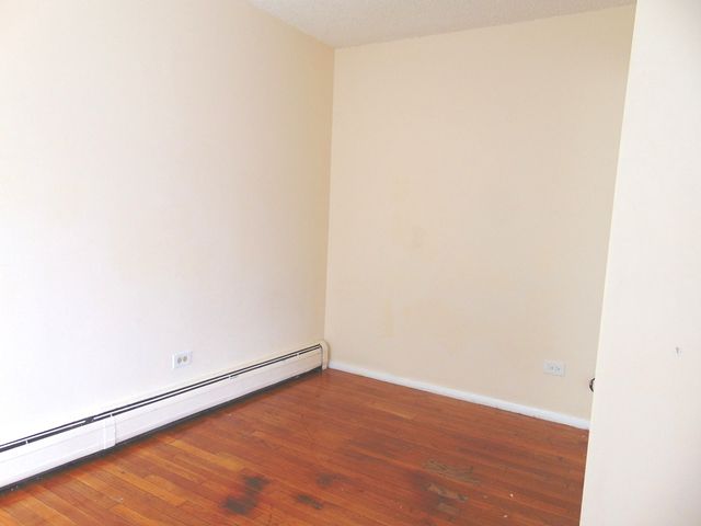 8996 Kennedy Drive 105E, Des Plaines, IL 60016