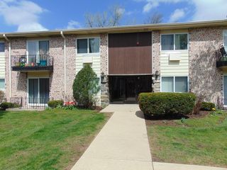 8996 Kennedy Drive 105E, Des Plaines, IL 60016