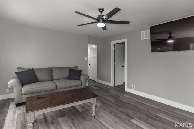 787 Silo Lane, Villa Ridge, MO 63089