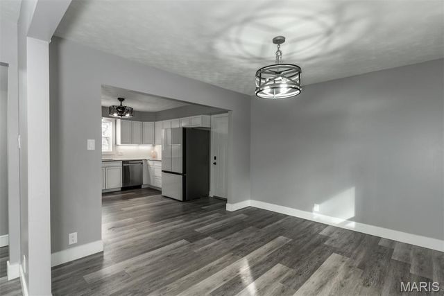 787 Silo Lane, Villa Ridge, MO 63089