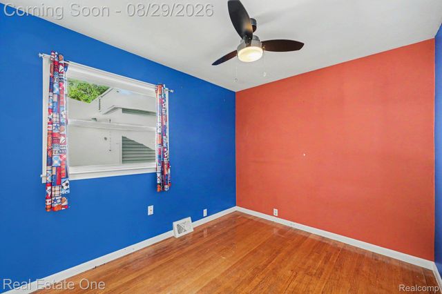 543 Atwater Street, Lake Orion Village, MI 48362