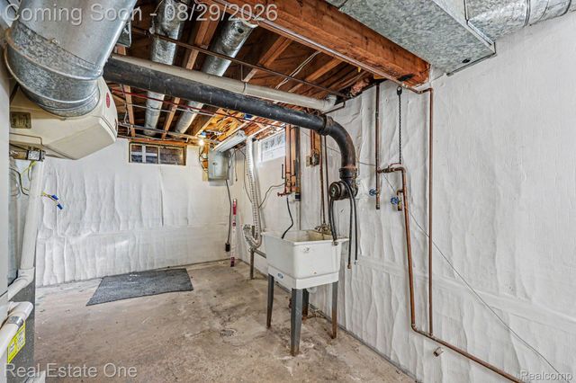 543 Atwater Street, Lake Orion Village, MI 48362