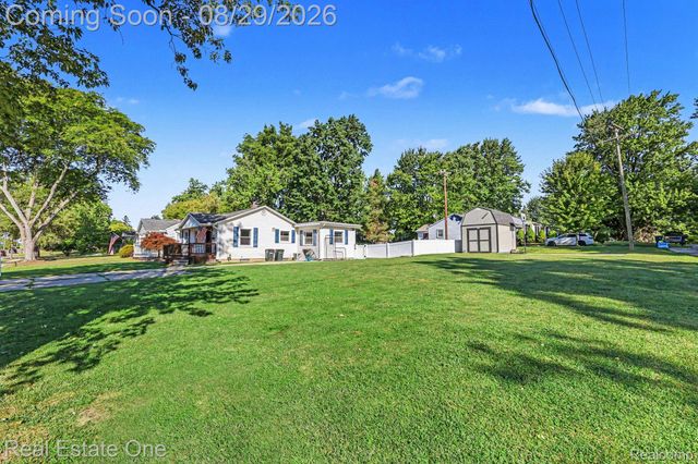 543 Atwater Street, Lake Orion Village, MI 48362
