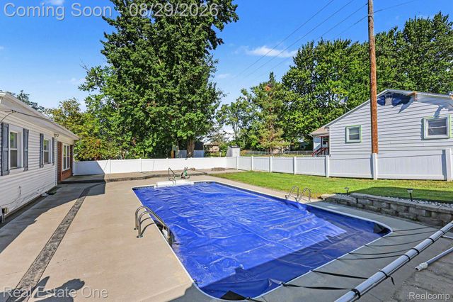 543 Atwater Street, Lake Orion Village, MI 48362