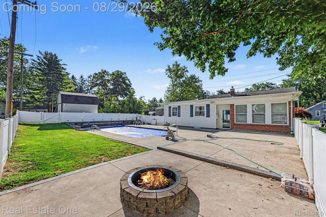543 Atwater Street, Lake Orion Village, MI 48362