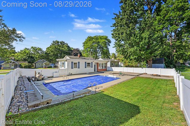 543 Atwater Street, Lake Orion Village, MI 48362