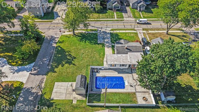 543 Atwater Street, Lake Orion Village, MI 48362