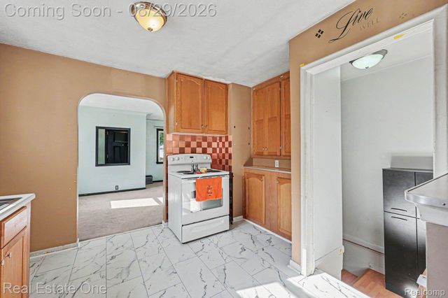 543 Atwater Street, Lake Orion Village, MI 48362