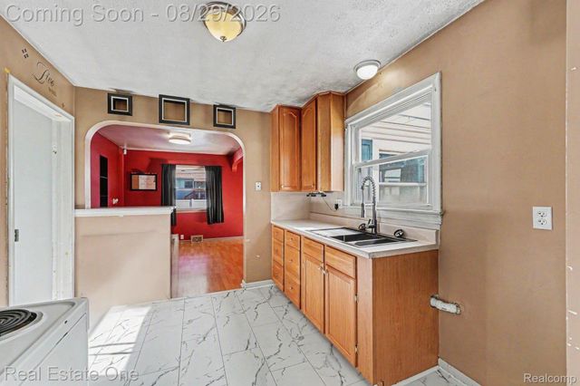 543 Atwater Street, Lake Orion Village, MI 48362