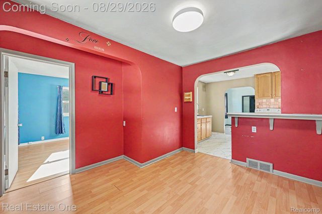 543 Atwater Street, Lake Orion Village, MI 48362