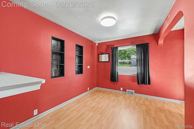 543 Atwater Street, Lake Orion Village, MI 48362