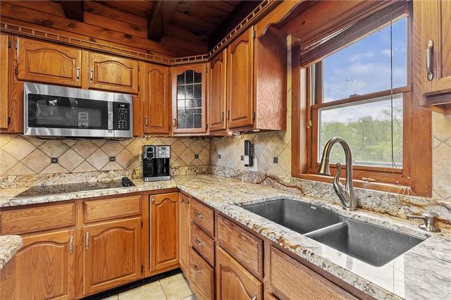 3389 SE Old Barn Lane, Holt, MO 64048