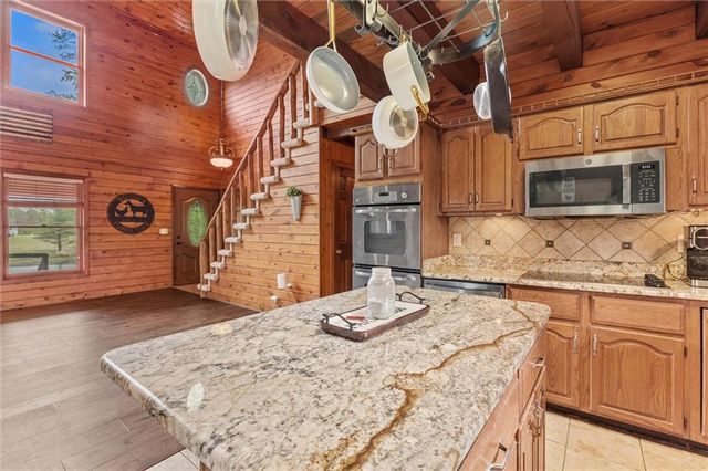 3389 SE Old Barn Lane, Holt, MO 64048