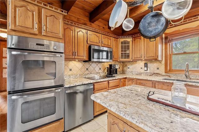 3389 SE Old Barn Lane, Holt, MO 64048