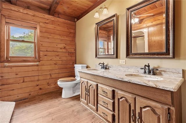 3389 SE Old Barn Lane, Holt, MO 64048