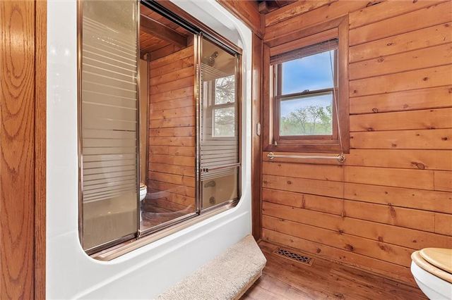 3389 SE Old Barn Lane, Holt, MO 64048