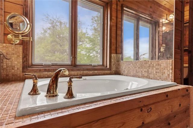 3389 SE Old Barn Lane, Holt, MO 64048