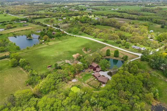 3389 SE Old Barn Lane, Holt, MO 64048