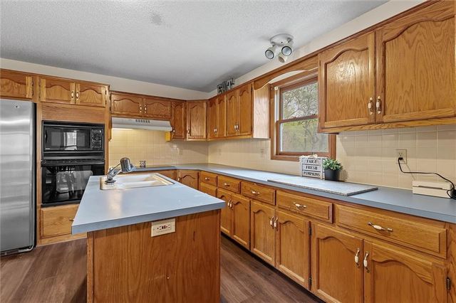 3389 SE Old Barn Lane, Holt, MO 64048