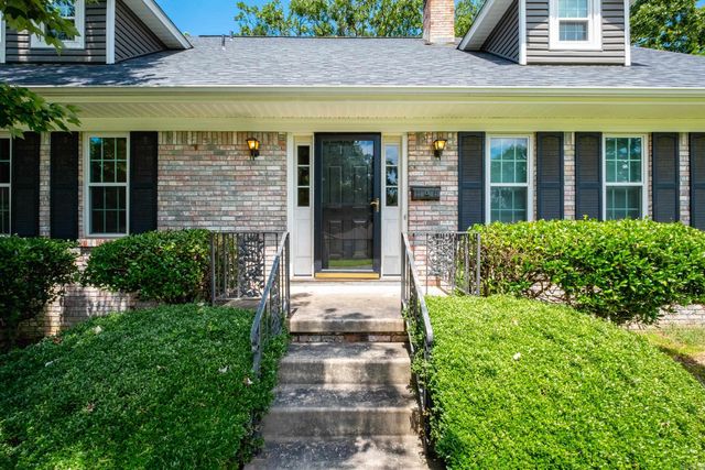 3011 Echo Valley Drive, Little Rock, AR 72227