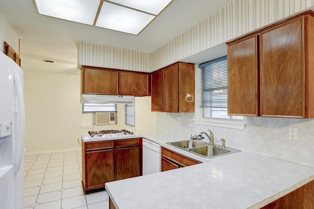 7739 Kensico Road, Houston, TX 77036