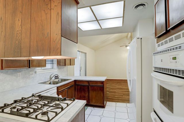 7739 Kensico Road, Houston, TX 77036