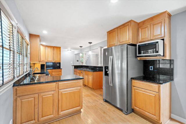 2627 FIVE OAKS RD, Vienna, VA 22181
