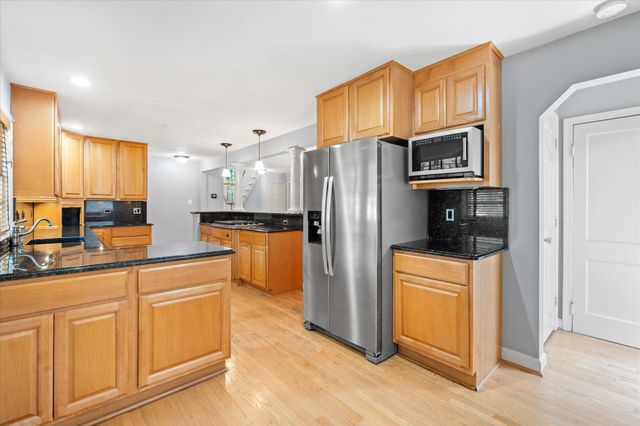 2627 FIVE OAKS RD, Vienna, VA 22181