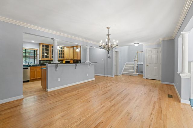 2627 FIVE OAKS RD, Vienna, VA 22181