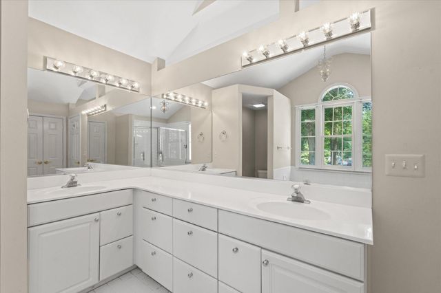 2627 FIVE OAKS RD, Vienna, VA 22181