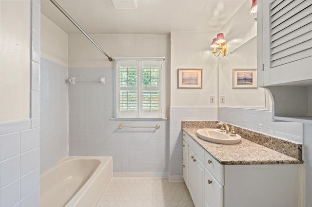2627 FIVE OAKS RD, Vienna, VA 22181