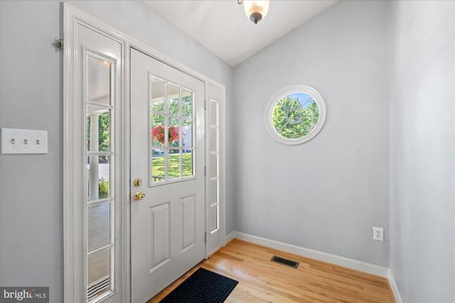 2627 FIVE OAKS RD, Vienna, VA 22181